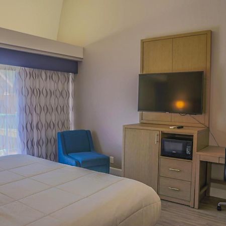 Days Inn By Wyndham Redwood City Bagian luar foto