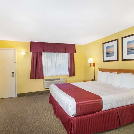 Days Inn By Wyndham Redwood City Bagian luar foto