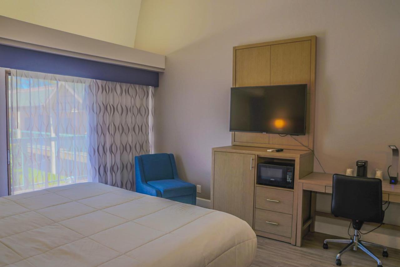 Days Inn By Wyndham Redwood City Bagian luar foto