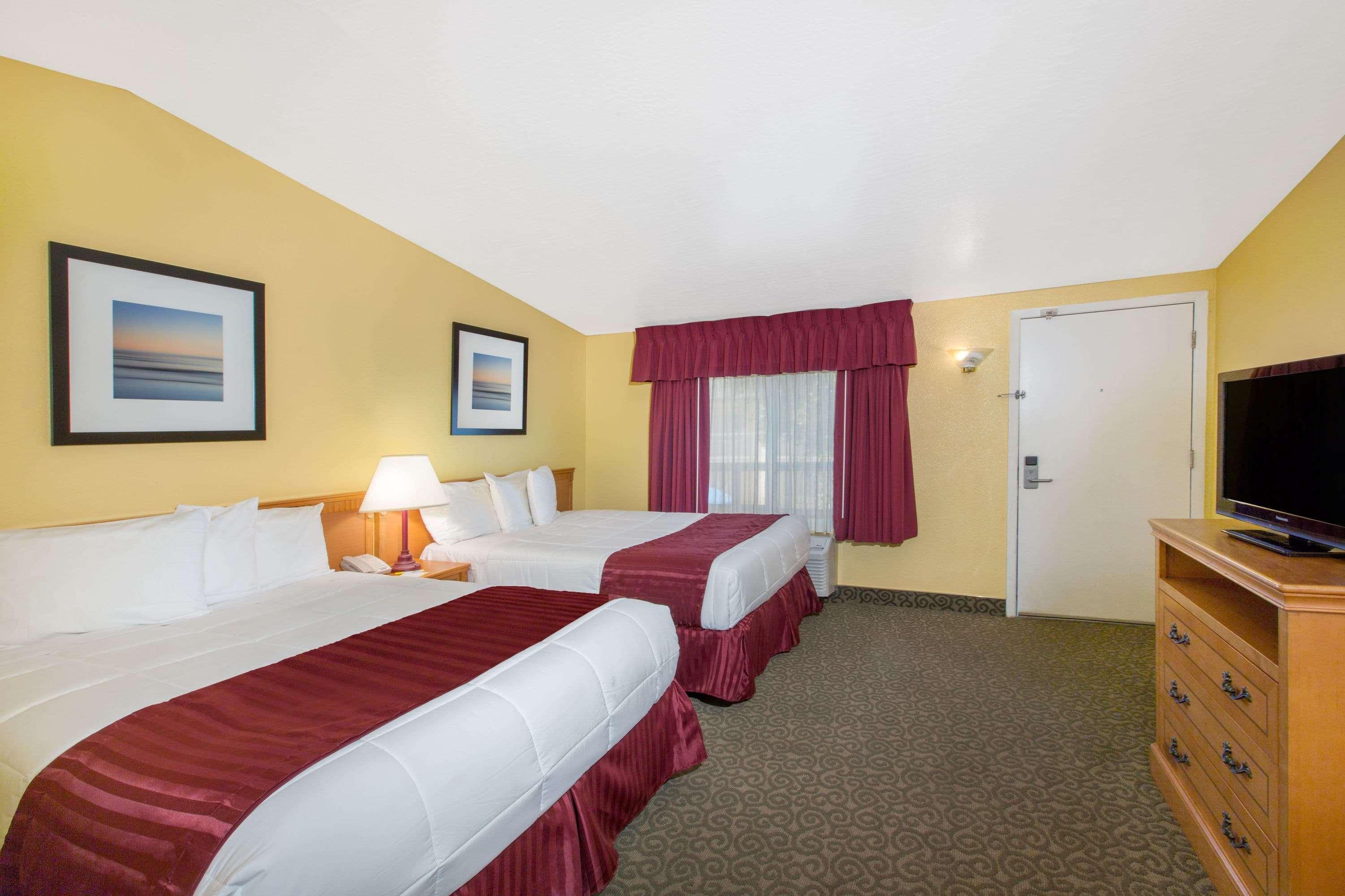 Days Inn By Wyndham Redwood City Bagian luar foto