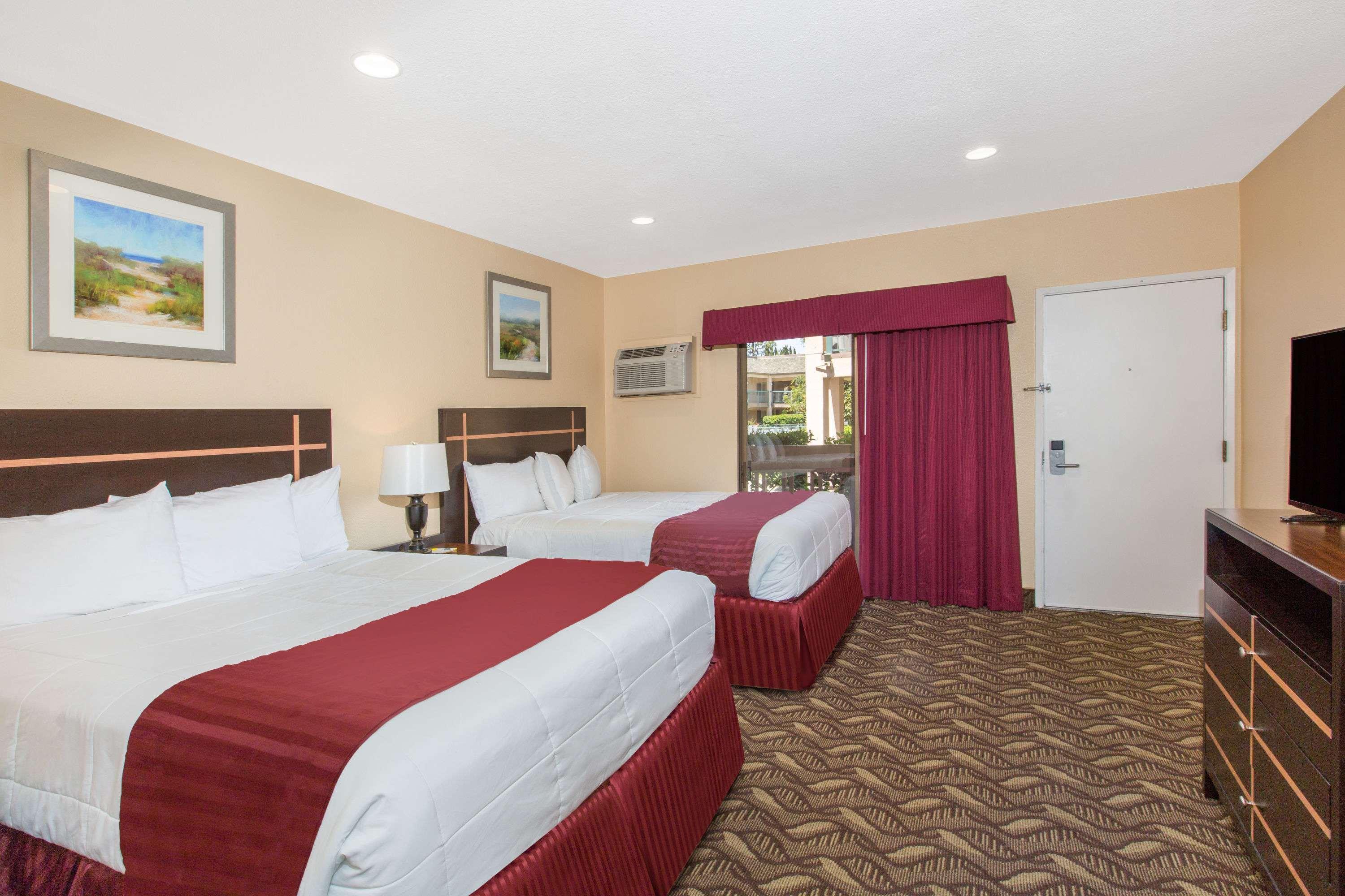 Days Inn By Wyndham Redwood City Bagian luar foto